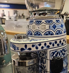 Elegant Dolce & Gabbanna Smeg Grinder