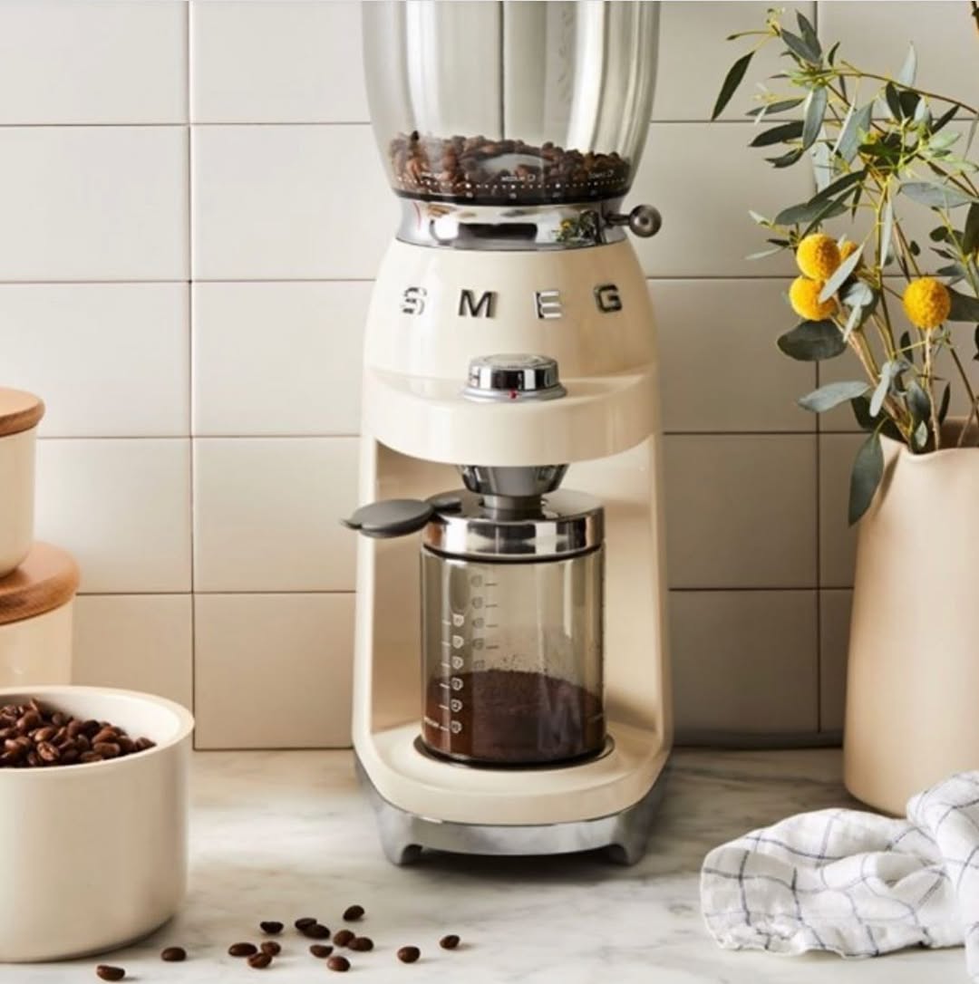Luxury 350g Cream Smeg Coffee Grinder