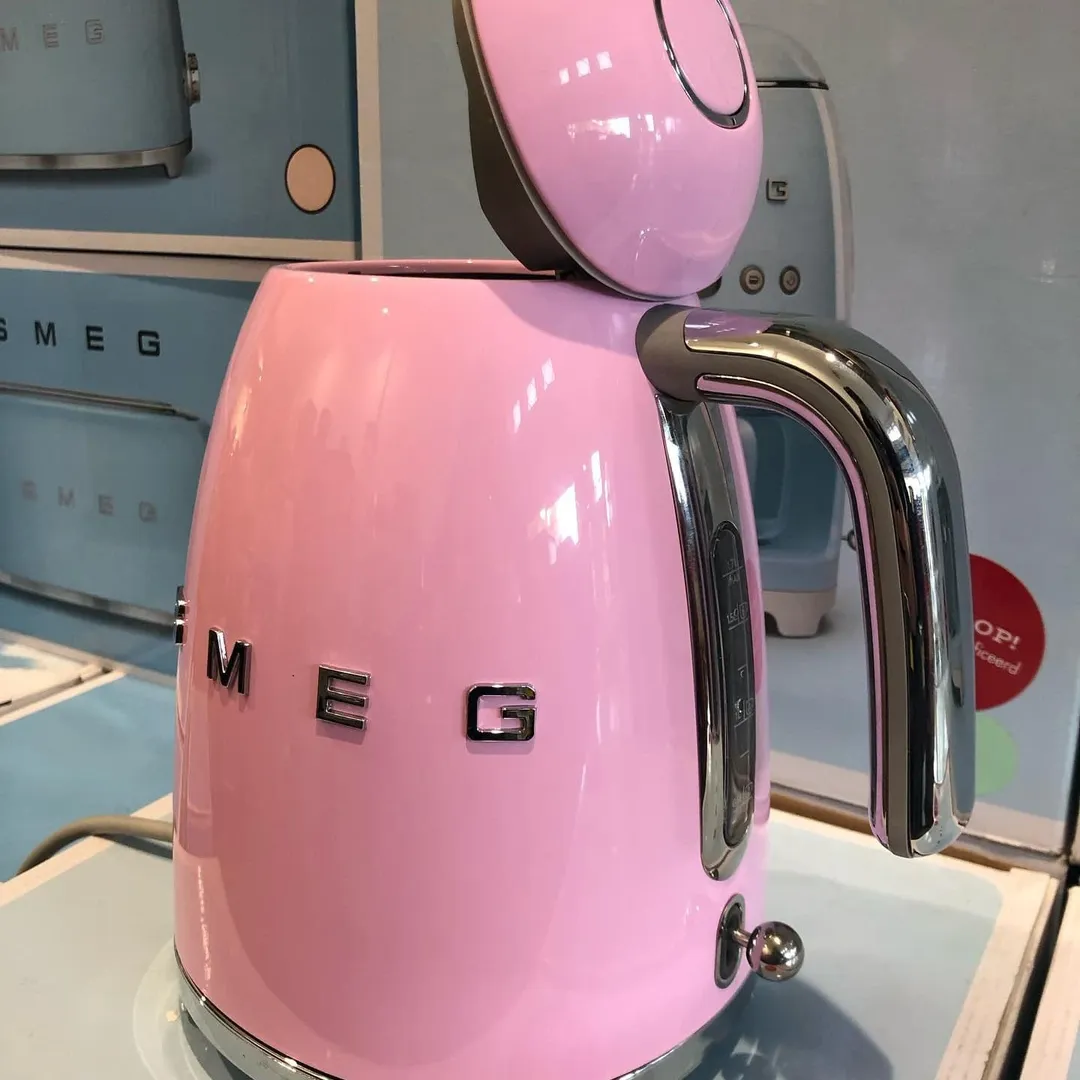New Luxurious Pink Smeg 1.7lt Kettle
