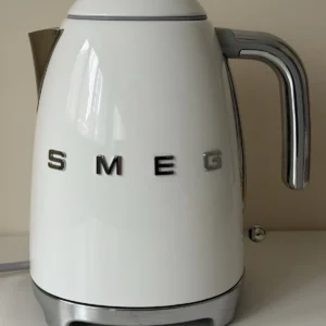 New Modern White Smeg 1.7L Kettle