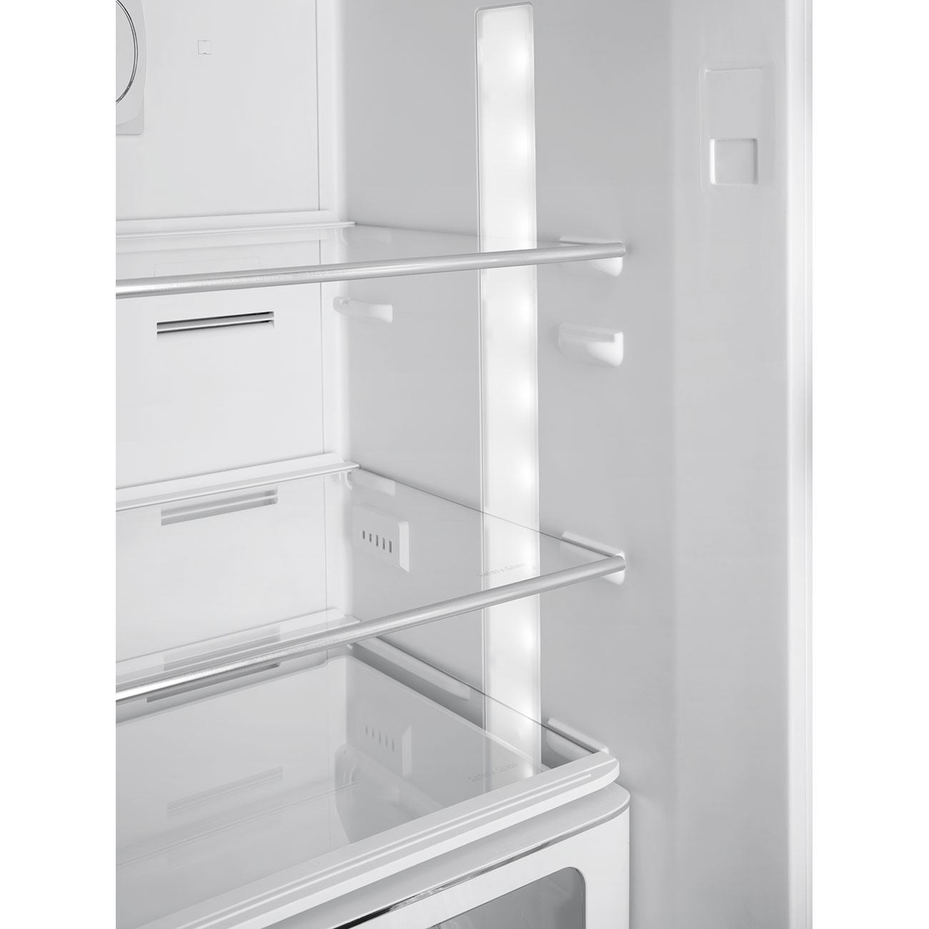 Smeg FAB32RWH5 50's Style 60cm Fridge-Freezer - White (Right Hinge) - view 3